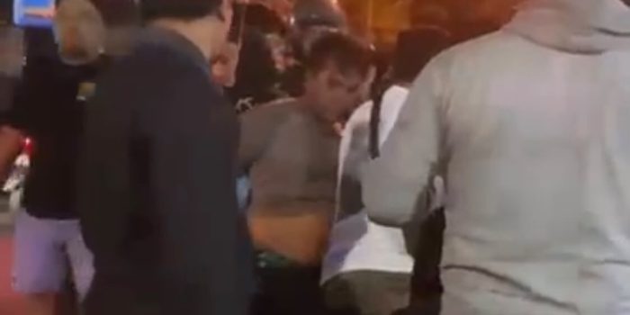 Terduga pelaku curanmor diamankan warga dan aparat kepolisian. (Foto: Ist) Terduga pelaku curanmor diamankan warga dan aparat kepolisian. (Foto: Ist)