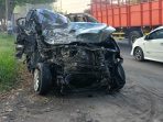 Kondisi Bus Mira mengalami ringsek parah usai terlibat kecelakaan maut di Balongbendo, Sidoarjo.