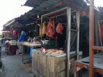 Lapak penjual daging di Pasar Krian, Sidoarjo. (Foto: Ist)