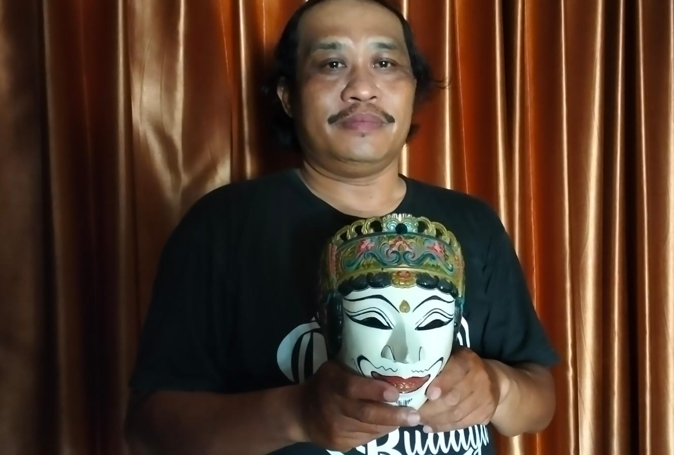 Mengenal Mbah Karimun, Maestro yang Hidupkan Kembali Seni Topeng Malangan hingga Dikenal Nasional 2 WhatsApp Image 2026 07 25 at 11.27.43 AM 1