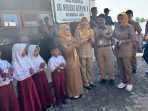 Wabup Sidoarjo Mimik Idayana saat meninjau SDN Kupang 4. (Foto: Ist) Wabup Sidoarjo Mimik Idayana saat meninjau SDN Kupang 4. (Foto: Ist)