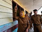 Wakil Bupati Sidoarjo Mimik Idayana saat sidak ke SDN IV Jabon. (Foto: Achmad Adi Nurcahya) Wakil Bupati Sidoarjo Mimik Idayana saat sidak ke SDN IV Jabon. (Foto: Achmad Adi Nurcahya)