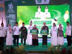 Sekertaris Daerah (Sekda) Jombang Feny Apridawati saat memberikan hadiah kepada para pemenang lomba MTQ tahun 2026. (Foto: Ist/dok Kominfo Sidoarjo) Sekertaris Daerah (Sekda) Jombang Feny Apridawati saat memberikan hadiah kepada para pemenang lomba MTQ tahun 2026. (Foto: Ist/dok Kominfo Sidoarjo)