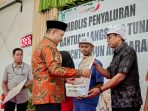 blt_11zon Bupati Pasuruan salurkan BLT