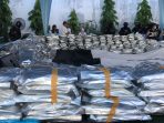 Barang bukti 3,37 ton bunga ganja yang diamankan BNN RI dan Bea Cukai dari pergudangan Prambanan Bizland, Gresik. (Foto: Andika DP) Barang bukti 3,37 ton bunga ganja yang diamankan BNN RI dan Bea Cukai dari pergudangan Prambanan Bizland, Gresik. (Foto: Andika DP)