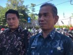 Agus Priyono (kanan) didampingi kuasa hukum saat di Mapolres Gresik. Agus Priyono (kanan) didampingi kuasa hukum saat di Mapolres Gresik.
