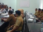 Hearing Pemdes Plabuhan dengan DPRD diruang Komisi A.(teguh)