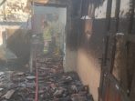 Kebakaran diduga dipicu korsleting listrik dengan kerugian ditaksir mencapai Rp100 juta.(Istimewa)