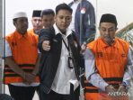 kpk tahan tiga tersangka kasus dana hibah jatim 2826321