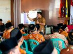 marhaen Bupati Nganjuk, Marhaen Djumadi, saat memberikan sambutan dan arahan inspiratif dalam acara Pelantikan DPD AGPAII Kabupaten Nganjuk Periode 2026–2031