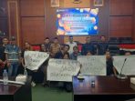 pkl jombang Hearing di DPRD Jombang memastikan Jalan KH Hasyim Asy'ari tetap berstatus zona kuning.(teguh)