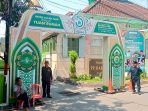 tambakberas Gerbang pintu masuk lokasi Muktamar NU ke- 35 di Ponpes Bahrul Ulum Tambakberas Jombang. (teguh)