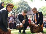 Bupati Lamongan Yuhronur Efendi saat menghadiri pengukuhan pengurus Dewan Pengurus Daerah (DPD) Masyarakat Adat Nusantara (MATRA) Kabupaten Lamongan masa bakti 2026-2031 di Pendopo Lokatantra. (Foto: Ist)