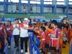 Bupati Lamongan Yuhronur Efendi menyapa peserta.