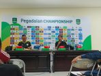 Rafi Wibisono (kanan) saat daftar calon ketua KONI Sidoarjo. (Foto: Ist)