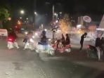 Kericuhan antar suporter di Jalan Pagerwojo, Sidoarjo. (Foto: Ist)