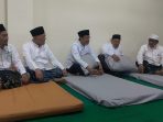 Gus Ipul bersama jajaran panitia meninjau kesiapan penginapan muktamirin di Tower 7 MAN 3 Jombang. (Istimewa)