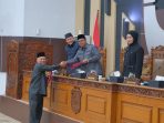 Anggota DPRD serahkan berkas