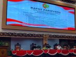 Rapat paripurna pandangan umum fraksi DPRD terkait pembahasan lima Raperda di Graha Whicesa (istimewa)