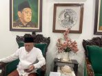 IMG-20260805-WA0002 Ketua PWNU Jawa Timur KH Abdul Hakim Mahfudz (Gus Kikin) menyampaikan gagasan Forum Cangkrukan Ekonomi Pancasila sebagai ruang dialog untuk mengawal kebijakan yang berpihak pada UMKM agar naik kelas. (Teguh)