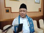 IMG-20260808-WA0010 Direktur RSUD Jombang dr. Pudji Umbaran saat diwawancarai. (teguh)