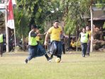 Turnamen mini soccer bersarung yang digelar Polres Jombang dalam rangka memeriahkan HUT ke-81 Kemerdekaan RI. (Teguh)