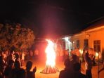 Kegiatan api unggun perkemahan Pramuka SLBN 2 Kota Pasuruan