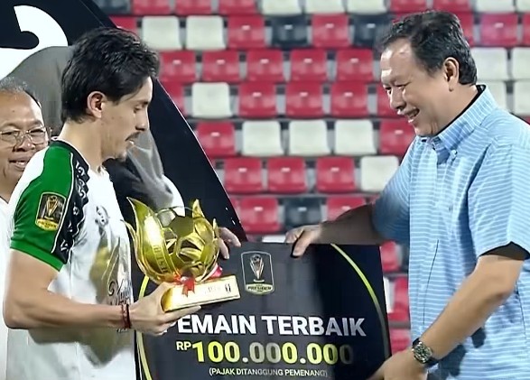 El Capitan de Surabaya: Jejak Sunyi Sang MVP Piala Presiden 2026 1 RIVERA1