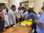 Tes urine pegawai DIshub Gresik. (Foto: Ist) Tes urine pegawai DIshub Gresik. (Foto: Ist)