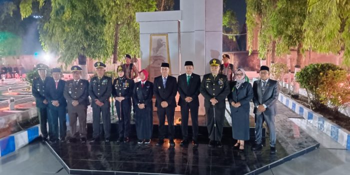 Malam Tasyakuran HUT ke-81 RI, Bupati Bojonegoro Ajak Isi Kemerdekaan dengan Kerja Nyata 1 WhatsApp Image 2026 08 16 at 11.36.19 PM