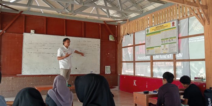 Pelajar MA Plus Sunan Drajat Bojonegoro Antusias Ikuti Sosialisasi 1.000 Kabar Baik untuk Indonesia 1 WhatsApp Image 2026 08 23 at 10.50.03 AM