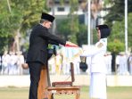 Bupati Jember Muhammad Fawait saat memimpin upacara HUT ke-81 RI di Alun-alun Jember. (Foto: Ist) Bupati Jember Muhammad Fawait saat memimpin upacara HUT ke-81 RI di Alun-alun Jember. (Foto: Ist)
