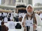 Umsiyah Zulfa, guru ngaji asal Indramayu yang mendapat hadiah umroh dari Kapolri.