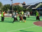 Para pemain lomba futsal sarung di Sidoarjo saat berlaga. (Foto: Ist)