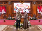 Wali Kota Mojokerto Ika Puspitasari menerima kunjungan benchmarking Wali Kota Lubuk Linggau Rachmat Hidayat di Balai Kota Mojokerto (istimewa)
