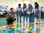 nganjuk Ilustrasi edukasi politik berbasis learning by gaming kepada para pemilih pemula di Nganjuk.