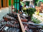 tanjunganom Bowo Kepala SMAN Tanjunganom menyampaikan proyek bernilai Rp 1,9 miliar ini menerapkan metode tambal sulam untuk 11 ruang kelas berdasarkan analisis kelayakan (Agus)