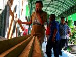 Pengerjaan fisik di area SMAN 1 Tanjunganom, Kabupaten Nganjuk, yang tengah menerima alokasi proyek revitalisasi senilai Rp 1,9 miliar dari Kemendikdasmen tahun 2026. (Agus)